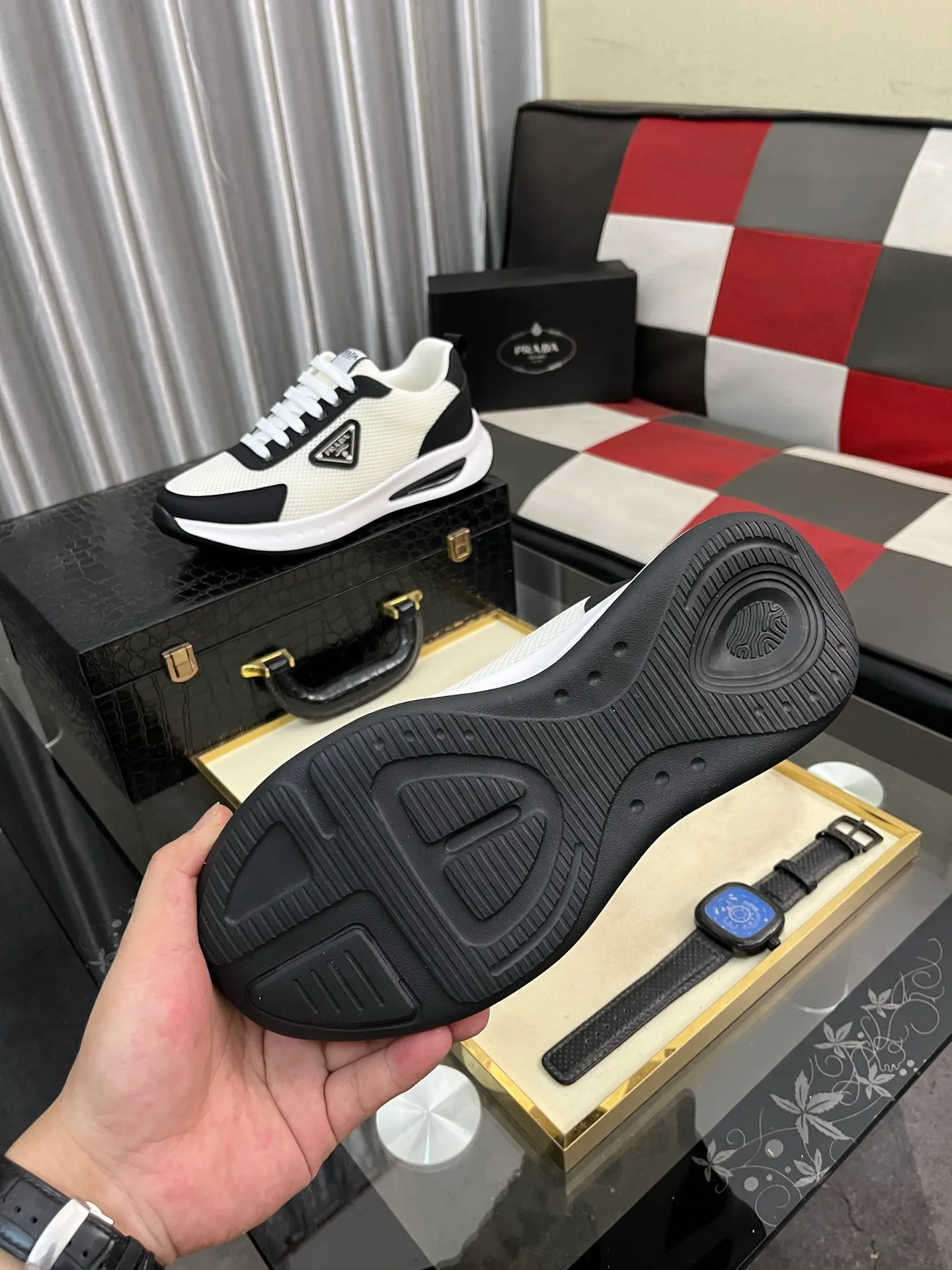 Men's shoes 💰440⌚️⌚️ PRADA [Prada] popular men's shoes, casual shoes and sports shoes! High-end quality 🍀 The upper is made of imported original cowhide 💥 cowhide lining; the original molded outsole. The style is upright and elegant, comfortable and versatile💪 Three quality guarantees Size number: 38-44, 4️⃣ colors available